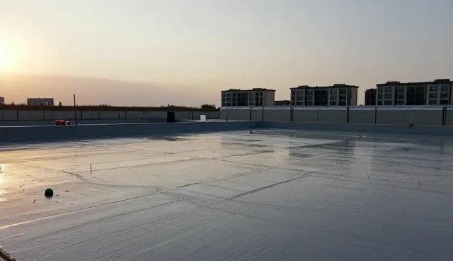 屋面防水工程在不同建筑场景中的应用分析